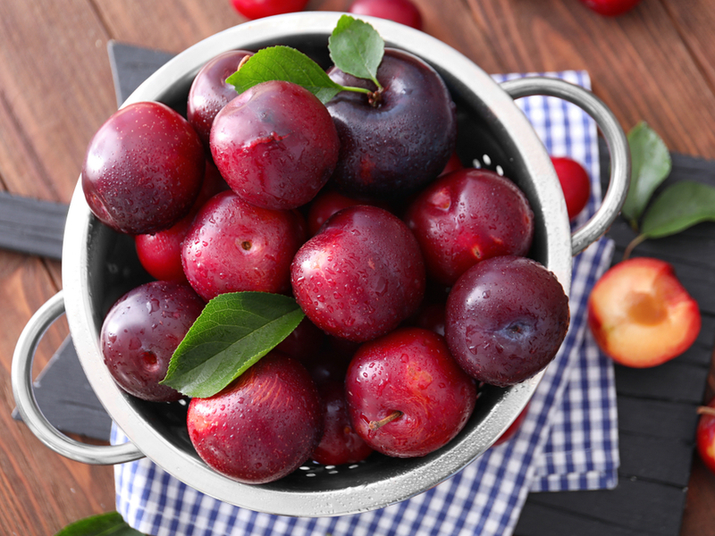 10 Diabetes friendly Fruits To Keep Your Blood Sugar In Control fruits-for-sugar-patients-in-india-food-keg